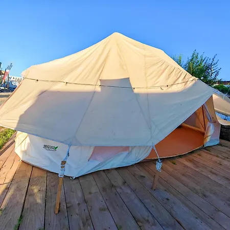Campsite Seaside Tiny House Village